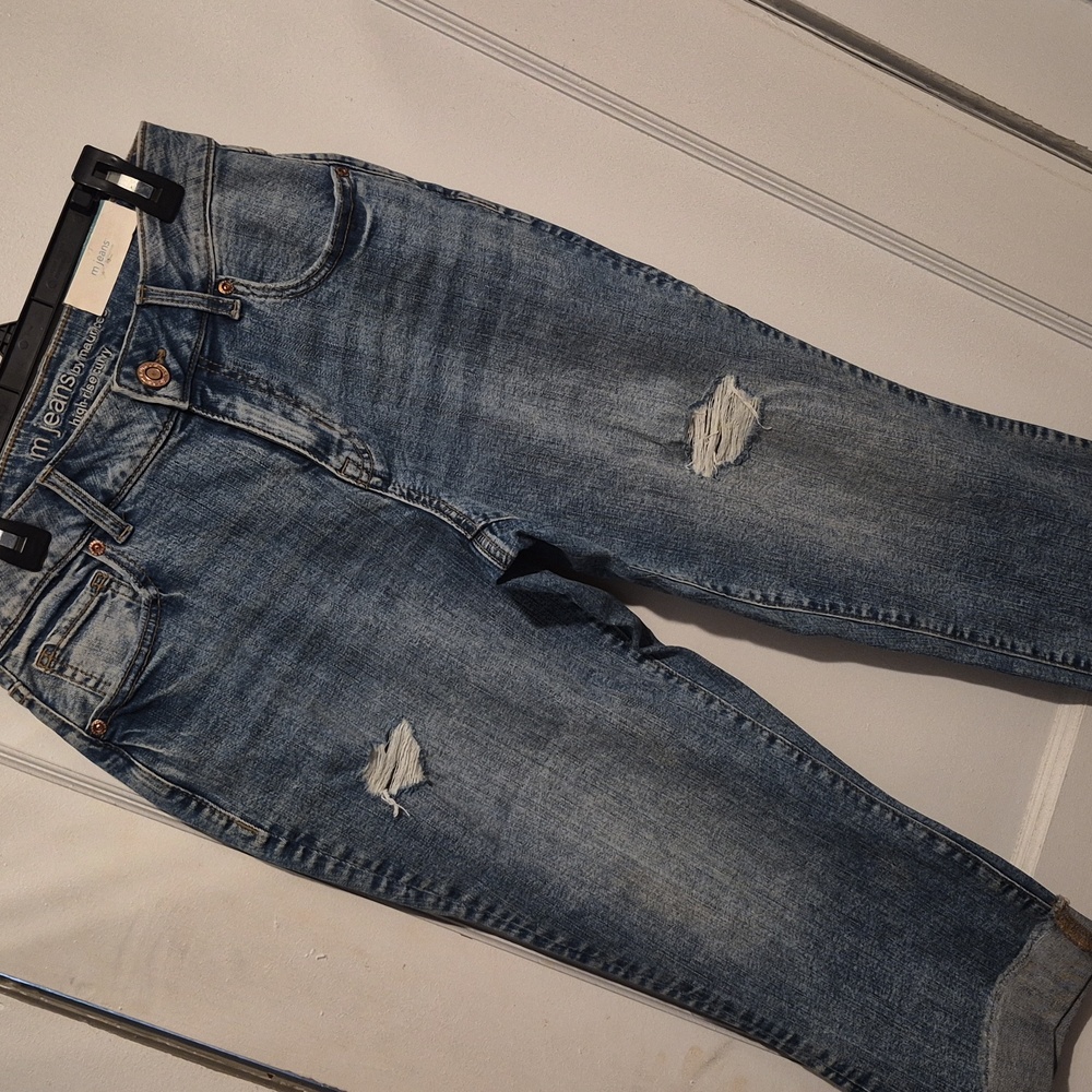 Size 4 Maurices capris Brand New With Tags
